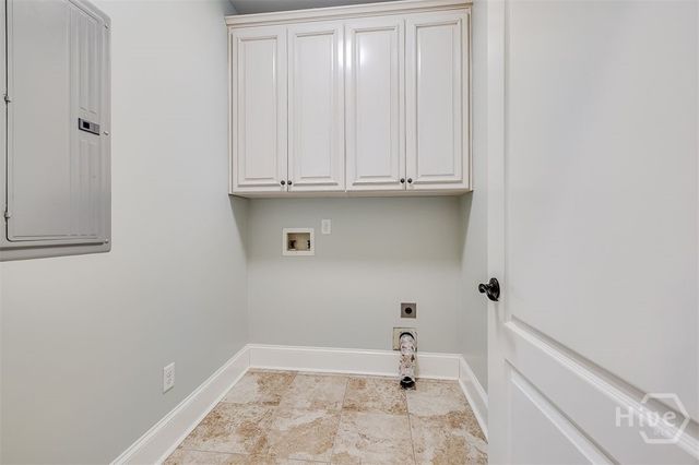 389 Chastain Cir, Richmond Hill, GA 31324