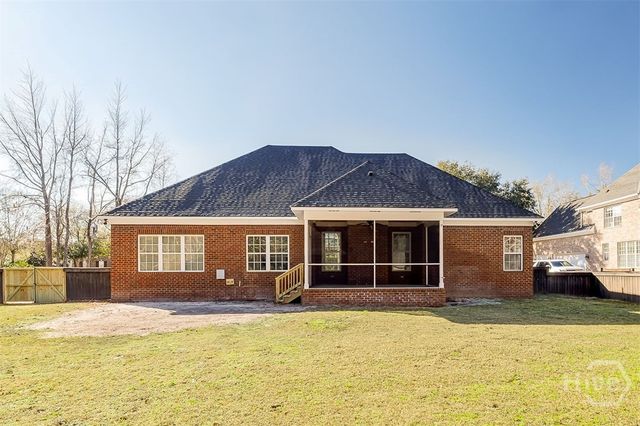 389 Chastain Cir, Richmond Hill, GA 31324