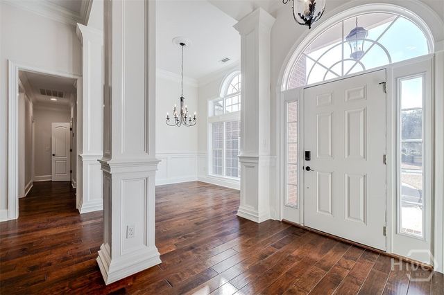 389 Chastain Cir, Richmond Hill, GA 31324