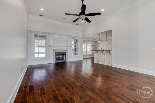 389 Chastain Cir, Richmond Hill, GA 31324