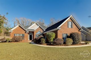 389 Chastain Cir, Richmond Hill, GA 31324