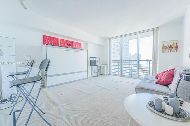 325 S Biscayne Blvd 3320, Miami, FL 33131