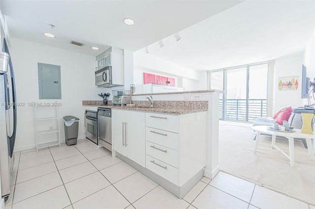 325 S Biscayne Blvd 3320, Miami, FL 33131