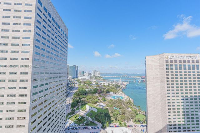 325 S Biscayne Blvd 3320, Miami, FL 33131
