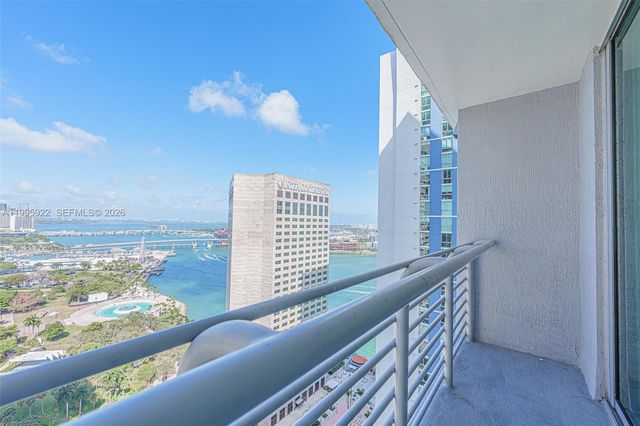 325 S Biscayne Blvd 3320, Miami, FL 33131