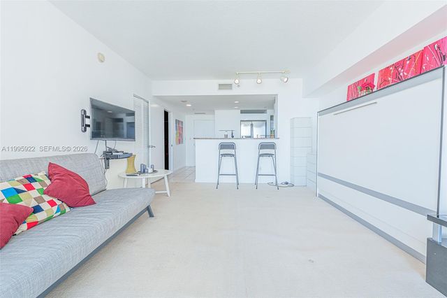 325 S Biscayne Blvd 3320, Miami, FL 33131