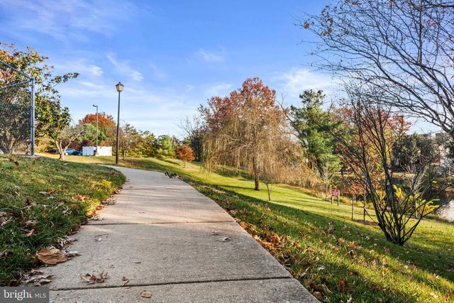 6017-B CURTIER DR #B, Alexandria, VA 22310