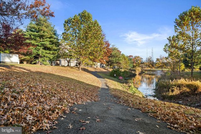 6017-B CURTIER DR #B, Alexandria, VA 22310