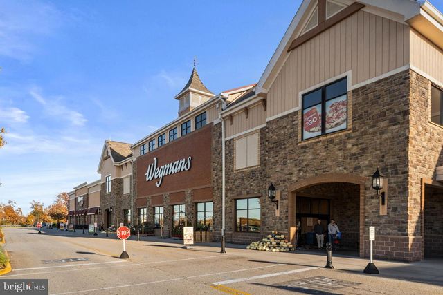 6017-B CURTIER DR #B, Alexandria, VA 22310