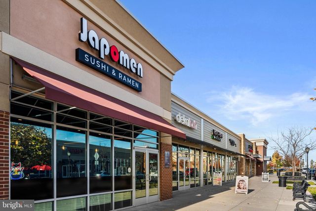 6017-B CURTIER DR #B, Alexandria, VA 22310