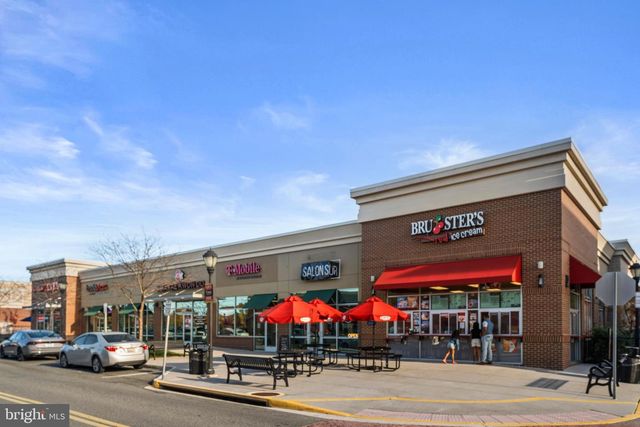 6017-B CURTIER DR #B, Alexandria, VA 22310