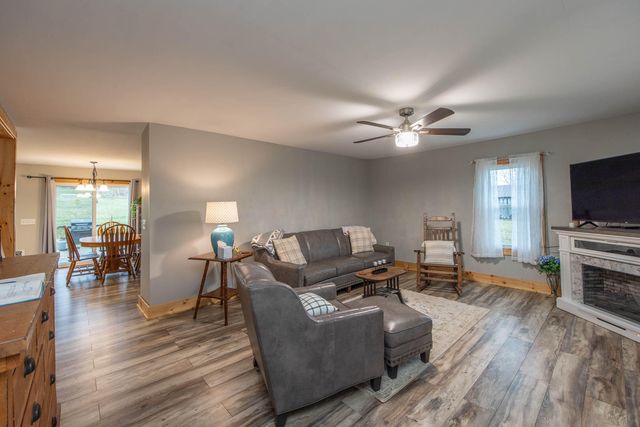 695 Stone Road, Paris, KY 40361