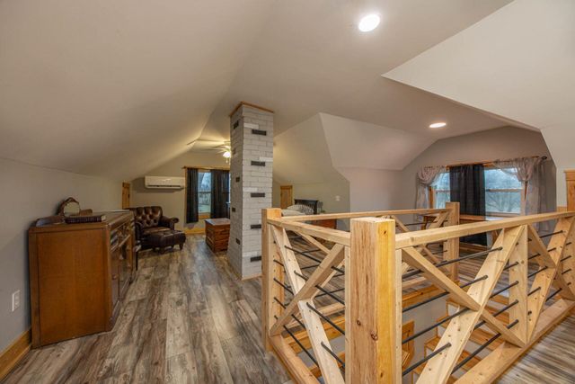 695 Stone Road, Paris, KY 40361