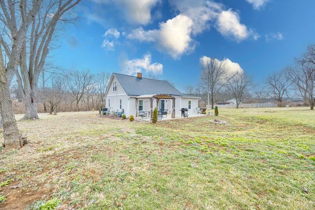 695 Stone Road, Paris, KY 40361