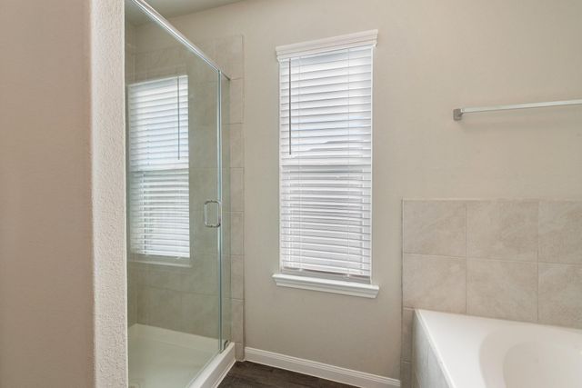 996 Crossing Drive, Bryan, TX 77803