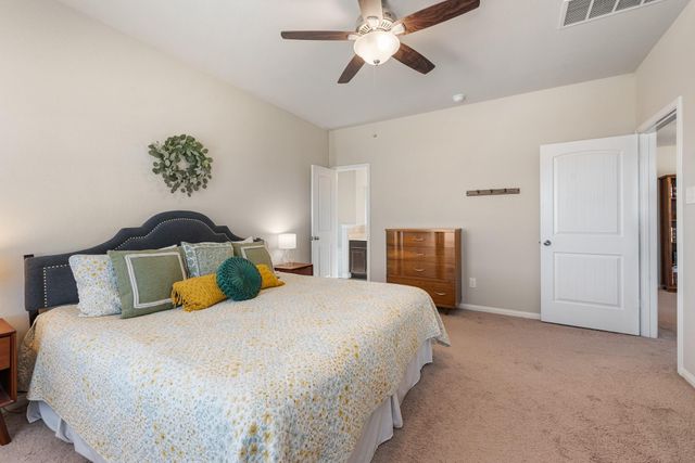 996 Crossing Drive, Bryan, TX 77803