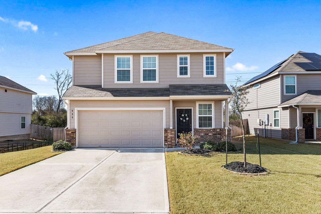 996 Crossing Drive, Bryan, TX 77803