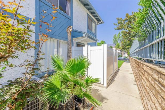 866 W 13th 2, Azusa, CA 91702