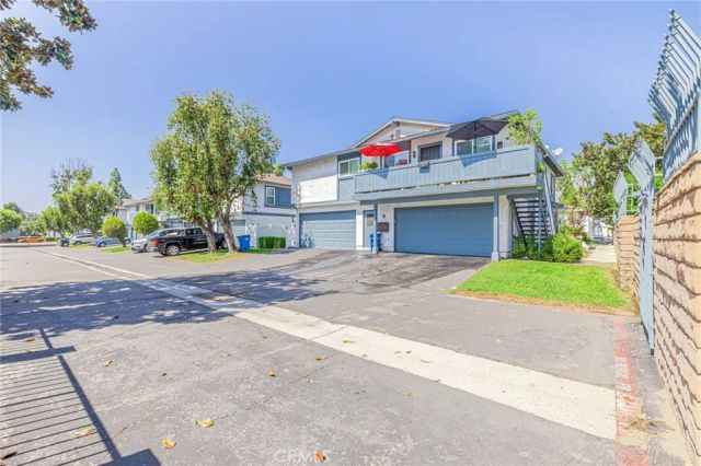 866 W 13th 2, Azusa, CA 91702