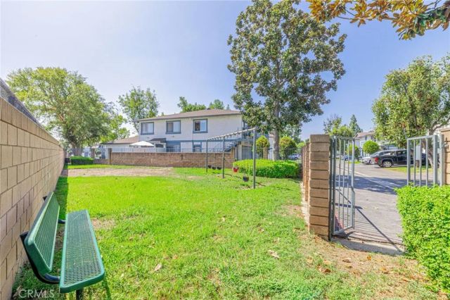 866 W 13th 2, Azusa, CA 91702