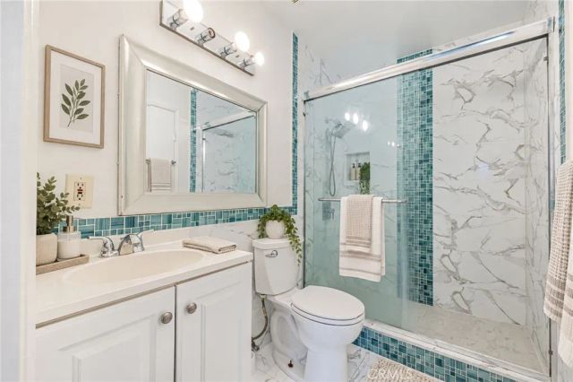 866 W 13th 2, Azusa, CA 91702