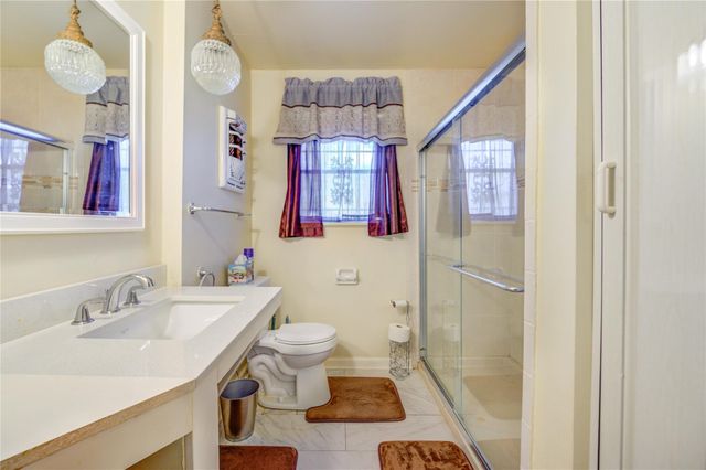 5223 Grace Point Lane, Houston, TX 77048