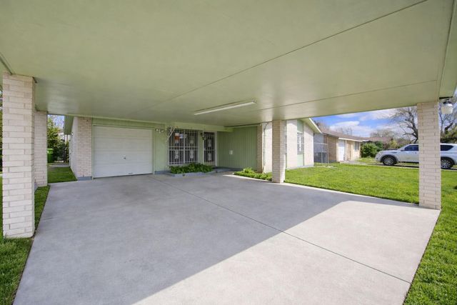 5223 Grace Point Lane, Houston, TX 77048