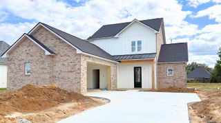 10480 High Point Dr, Denham Springs, LA 70706