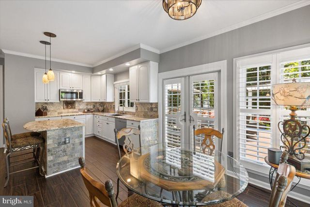 7726 VIRGINIA OAKS DR, Gainesville, VA 20155