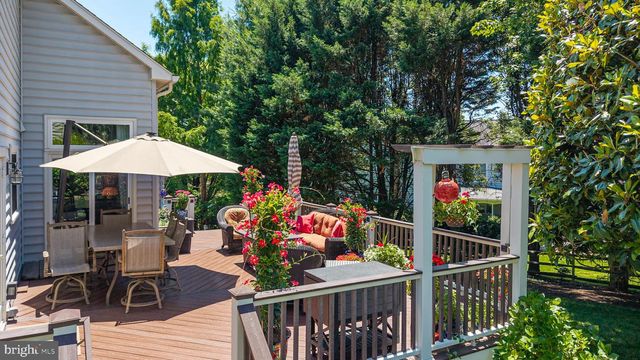 7726 VIRGINIA OAKS DR, Gainesville, VA 20155