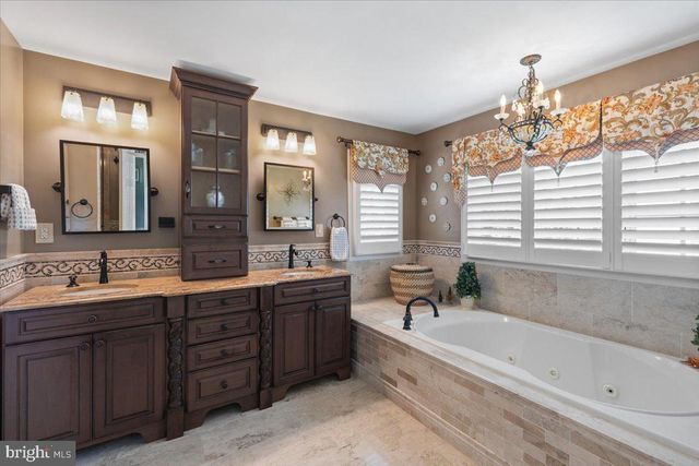 7726 VIRGINIA OAKS DR, Gainesville, VA 20155