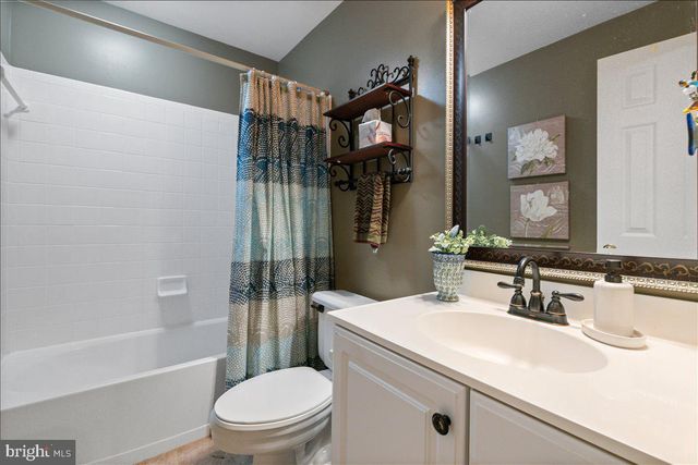 7726 VIRGINIA OAKS DR, Gainesville, VA 20155