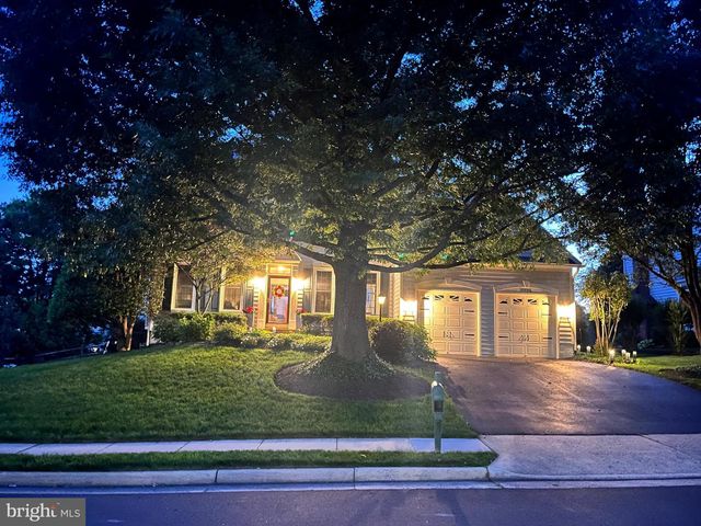 7726 VIRGINIA OAKS DR, Gainesville, VA 20155