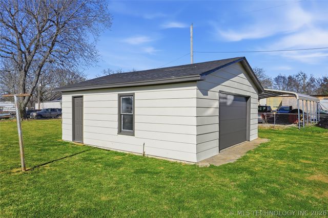 14215 E 480 Road, Claremore, OK 74017