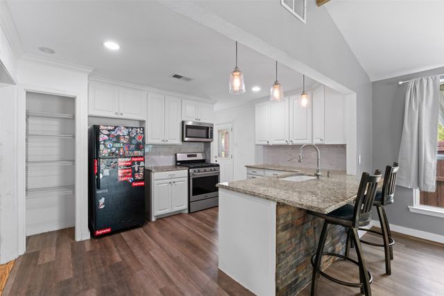 3219 Healey Drive, Dallas, TX 75228