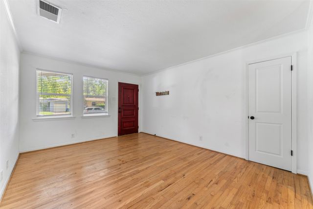 3219 Healey Drive, Dallas, TX 75228