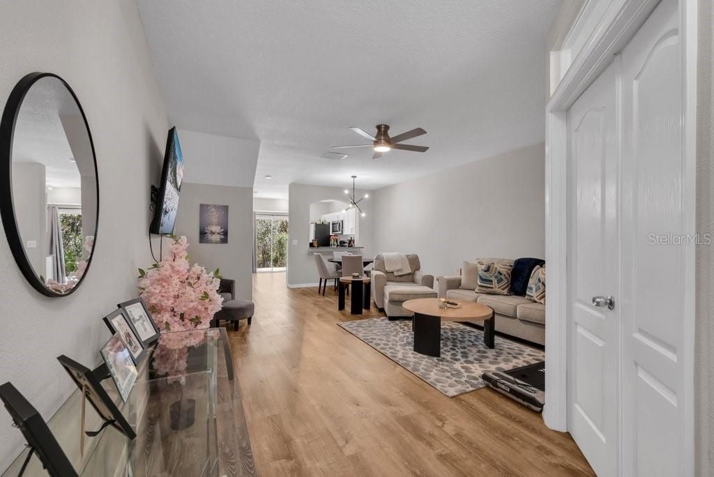 Image 2 of property listing at 15855 FISHHAWK VIEW DRIVE, Lithia, FL 33547