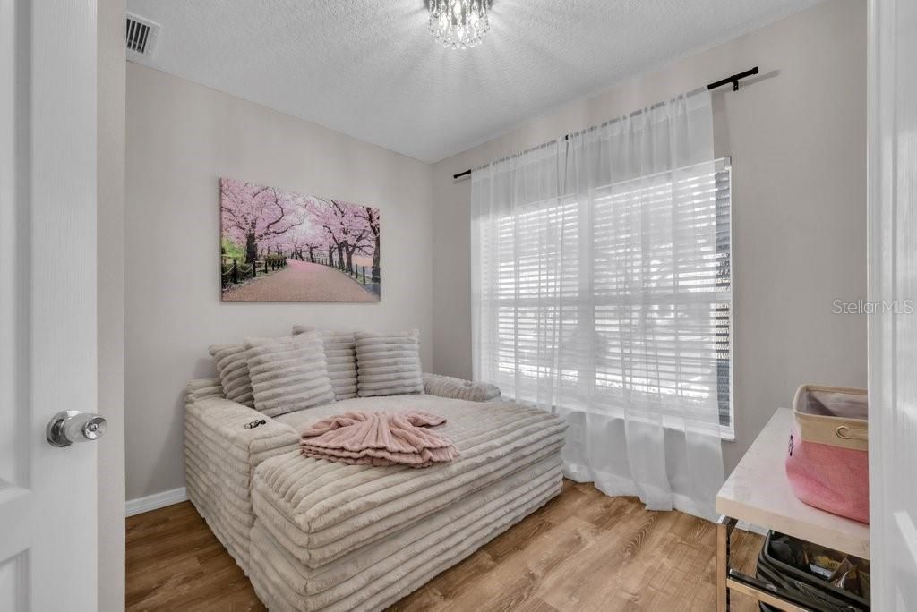 Image 14 of property listing at 15855 FISHHAWK VIEW DRIVE, Lithia, FL 33547