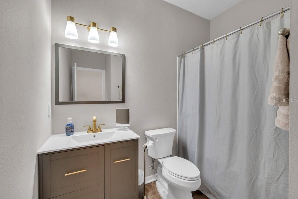 Image 19 of property listing at 15855 FISHHAWK VIEW DRIVE, Lithia, FL 33547