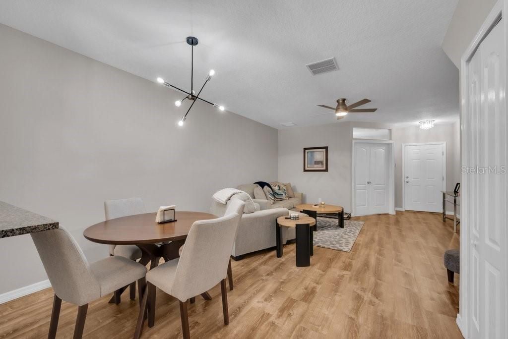 Image 8 of property listing at 15855 FISHHAWK VIEW DRIVE, Lithia, FL 33547