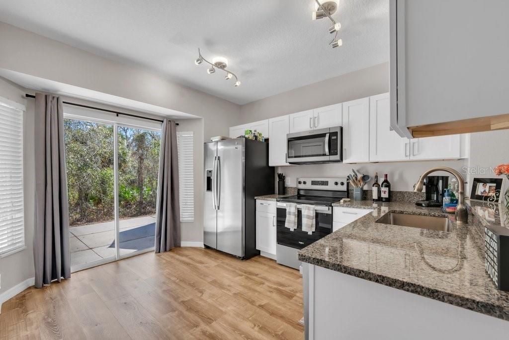 Image 9 of property listing at 15855 FISHHAWK VIEW DRIVE, Lithia, FL 33547