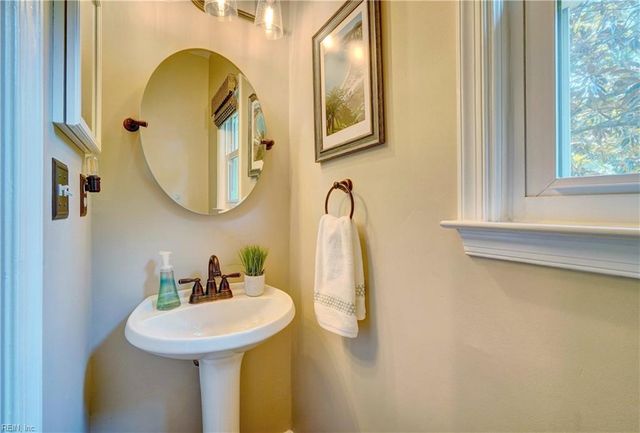 2704 Pleasant Acres DR, Virginia Beach, VA 23453