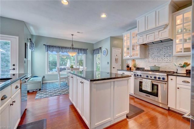 2704 Pleasant Acres DR, Virginia Beach, VA 23453