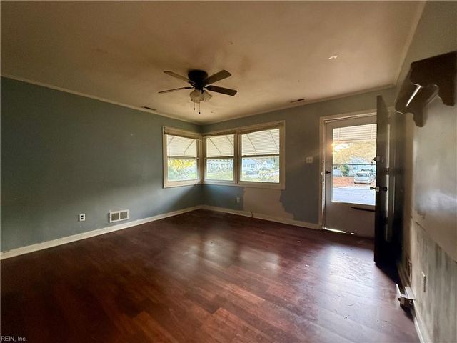 6320 Grimes AVE, Norfolk, VA 23518