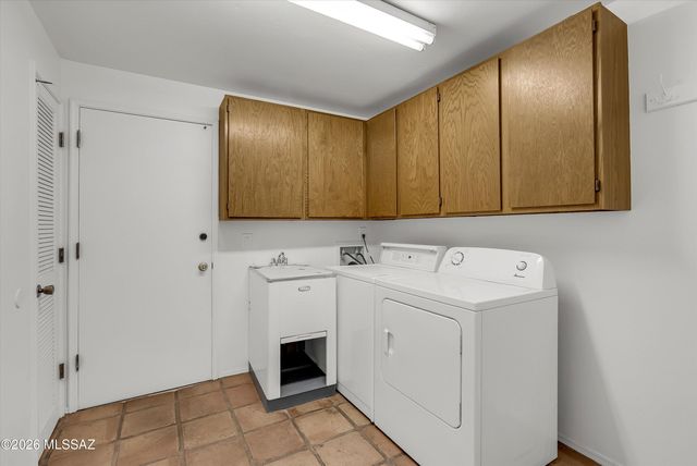 2631 E Ave De Maria, Tucson, AZ 85718