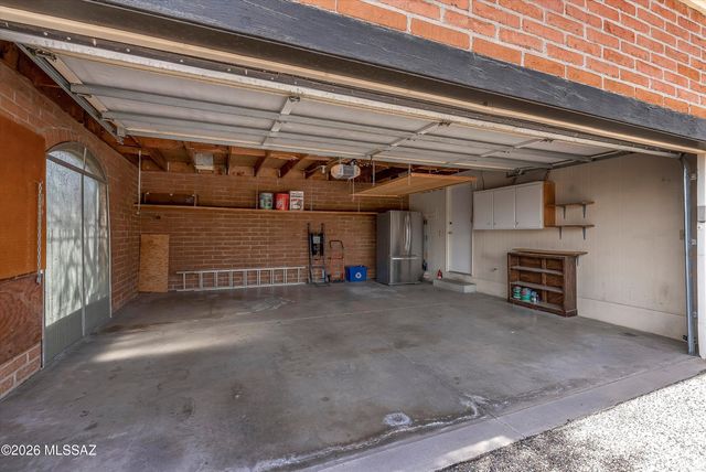 2631 E Ave De Maria, Tucson, AZ 85718