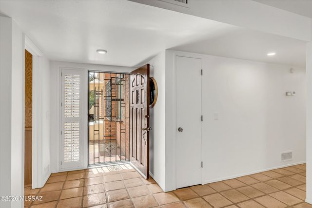 2631 E Ave De Maria, Tucson, AZ 85718