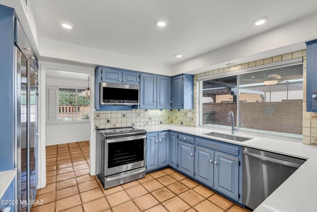 2631 E Ave De Maria, Tucson, AZ 85718