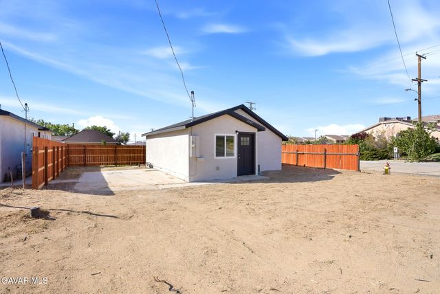 2484 Nadeau Street, Mojave, CA 93501