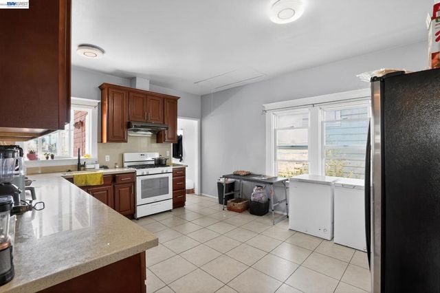 1810 Adeline St, Oakland, CA 94607